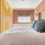Spacious 2 Bed Luxury Apartment