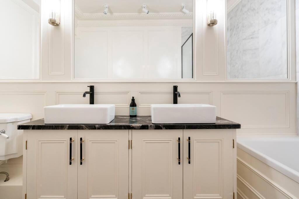 Spacious 2 Bed Luxury Apartment