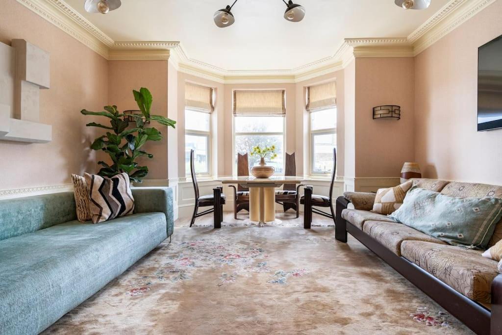 Spacious 2 Bed Luxury *
