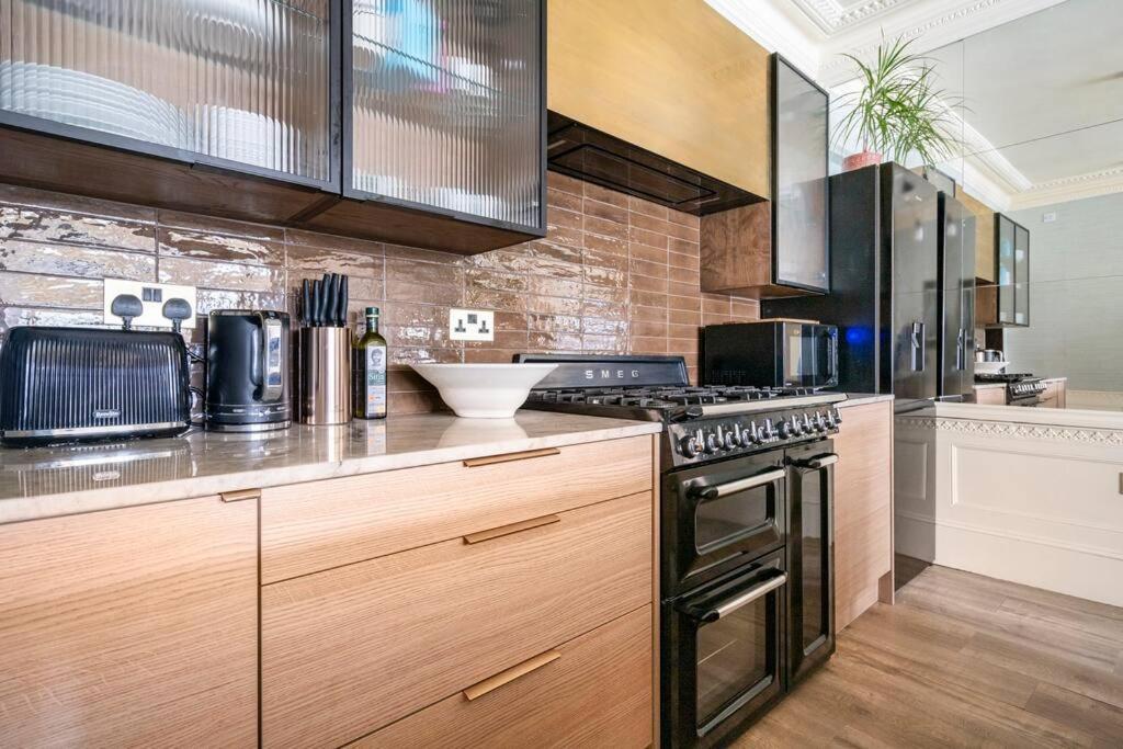 Spacious 2 Bed Luxury Apartment