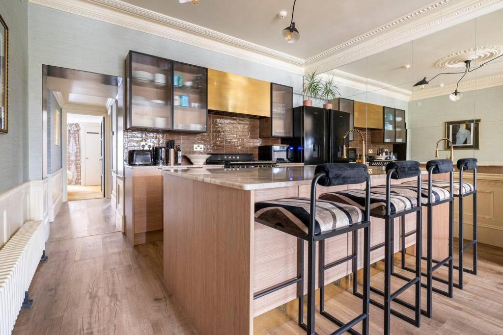 Spacious 2 Bed Luxury * Margate